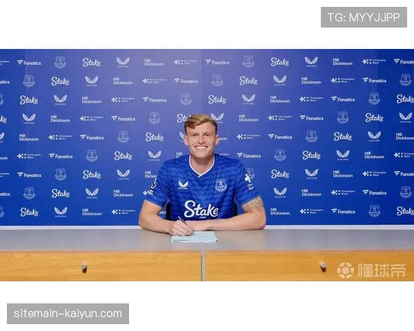 埃弗顿5-4-1低位防线应对枪手边路冲击，布兰斯韦特单防萨卡成功率解析