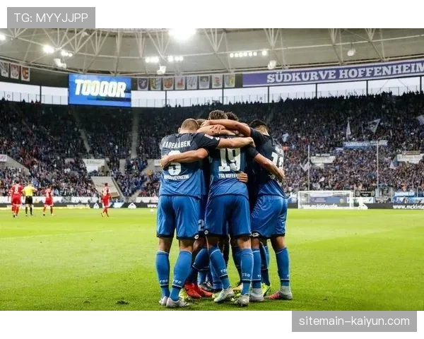 霍芬海姆高位防线被莱比锡速度冲击 中场拦截不力导致溃败