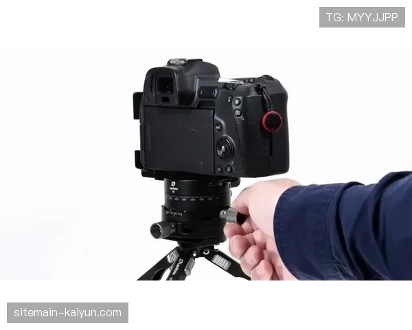 远程控制云台精度提升 支持超远距离精准捕捉